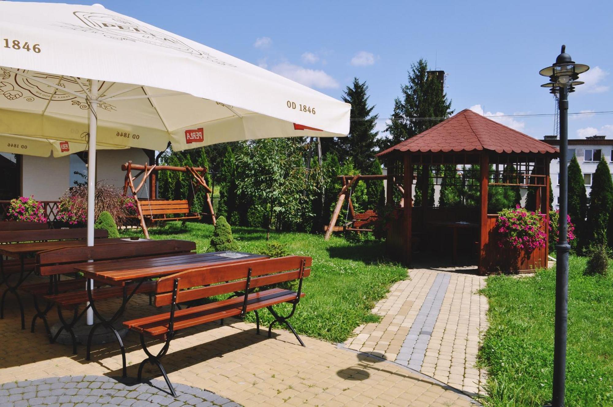 Hotel Platinum Хрубешув Экстерьер фото