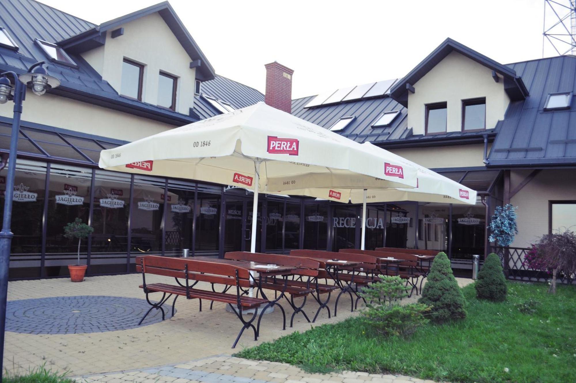 Hotel Platinum Хрубешув Экстерьер фото