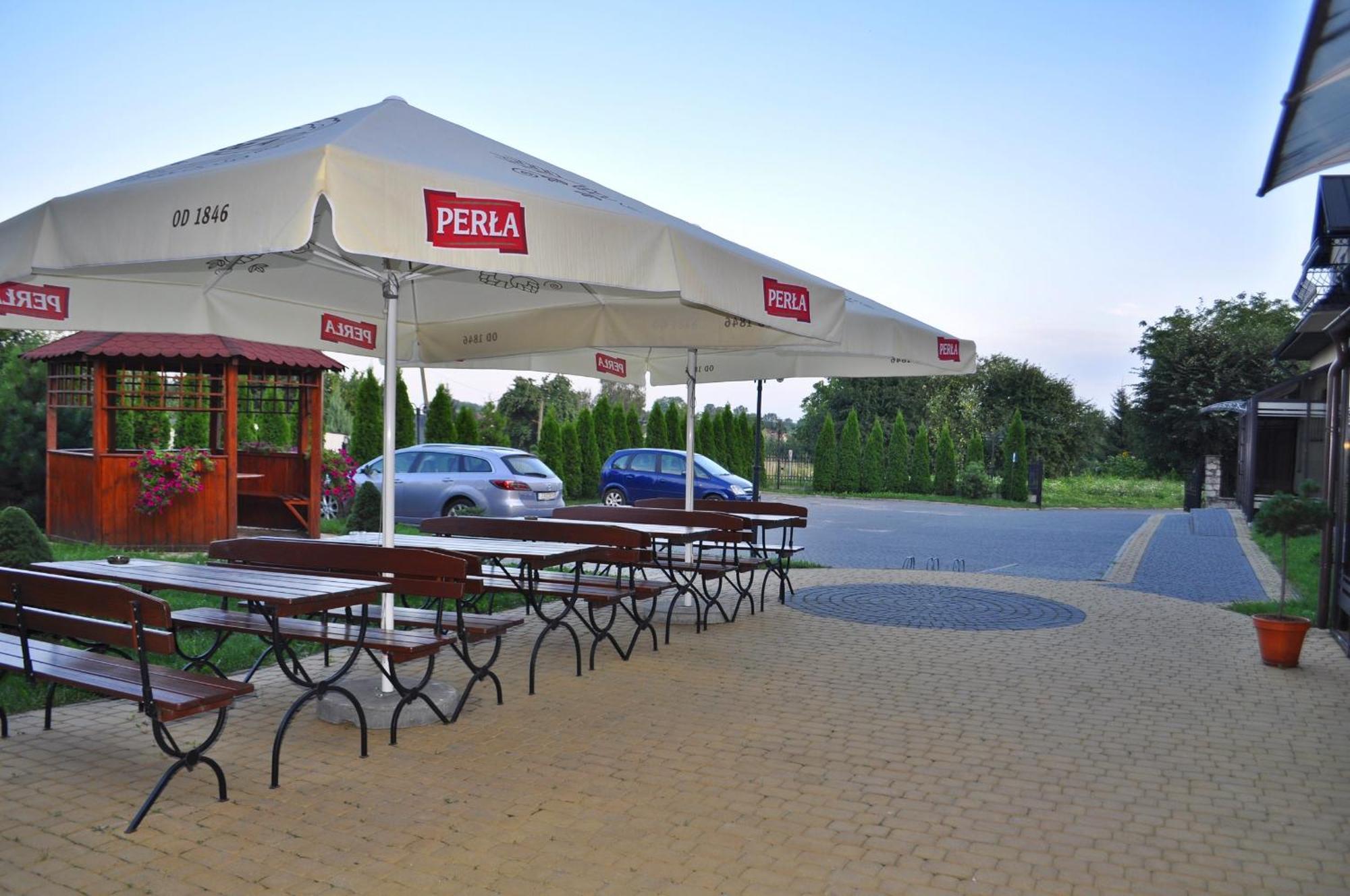 Hotel Platinum Хрубешув Экстерьер фото