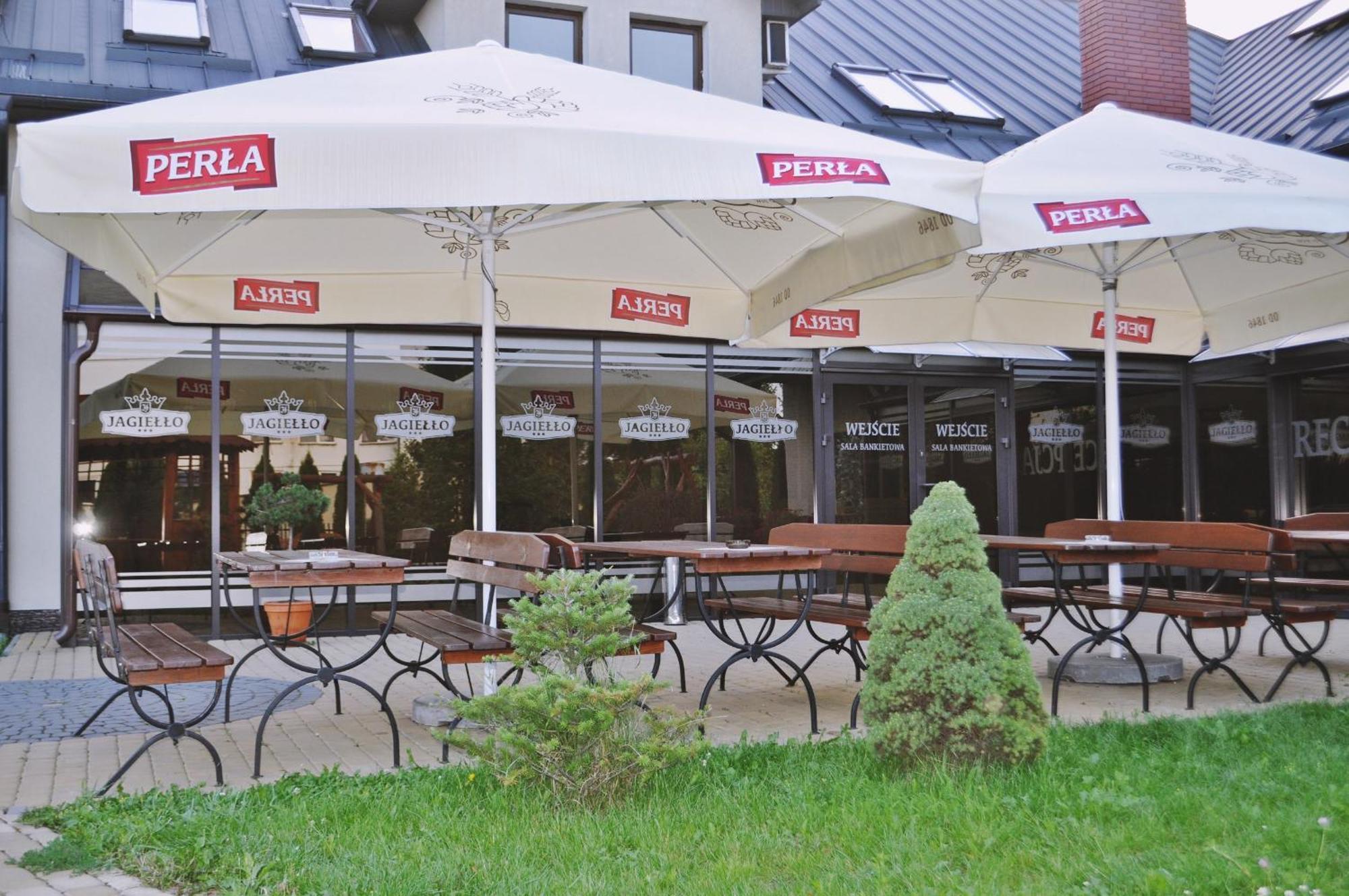 Hotel Platinum Хрубешув Экстерьер фото