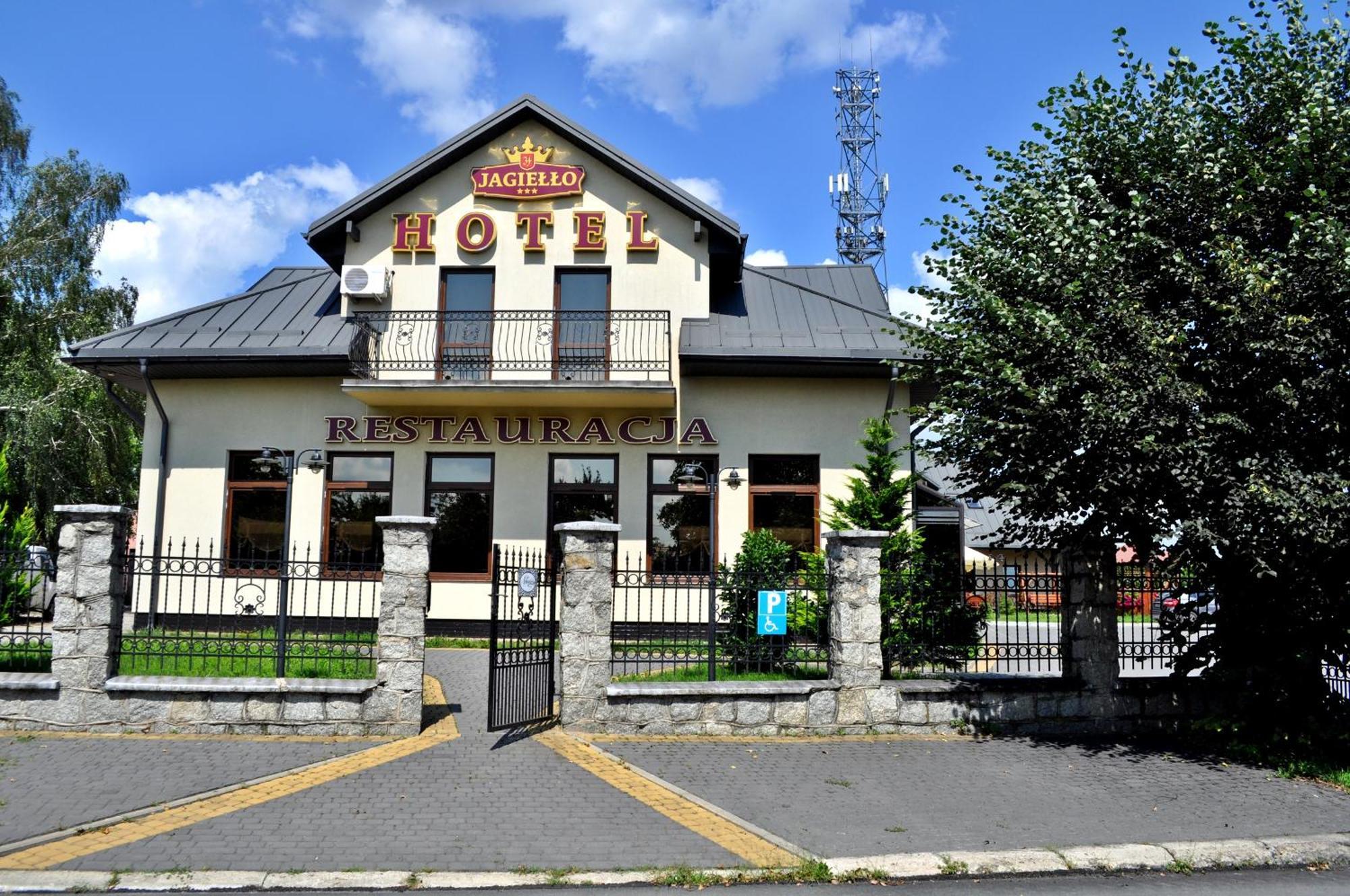 Hotel Platinum Хрубешув Экстерьер фото