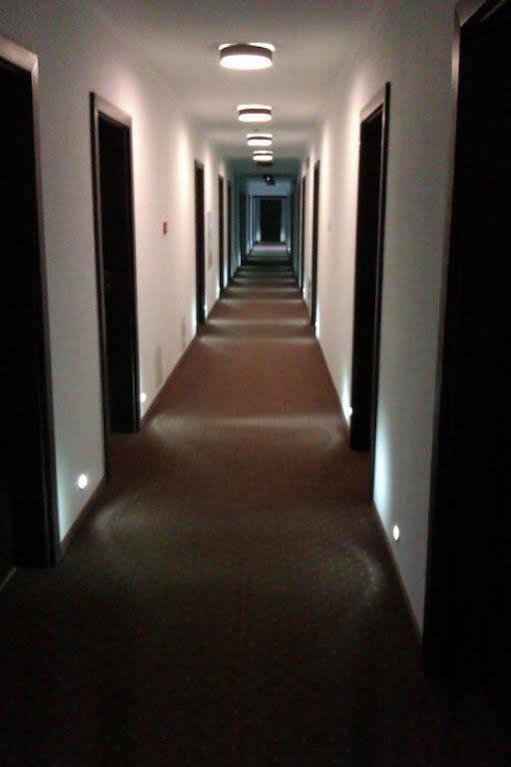 Hotel Platinum Хрубешув Экстерьер фото