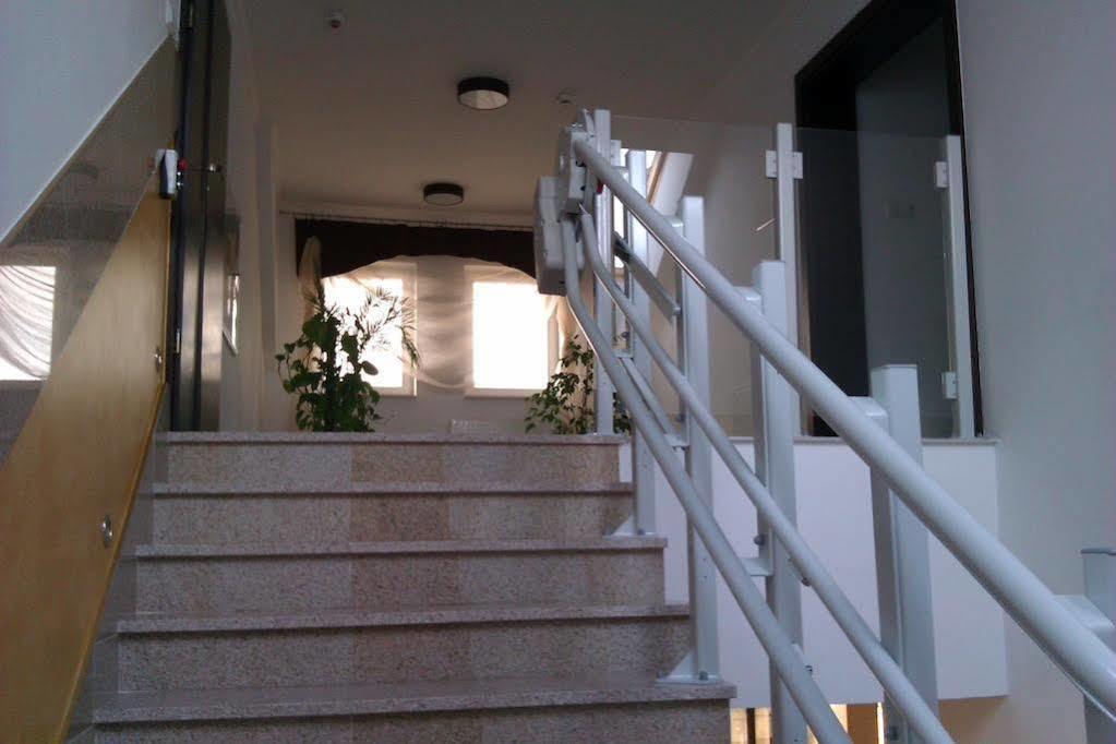 Hotel Platinum Хрубешув Экстерьер фото