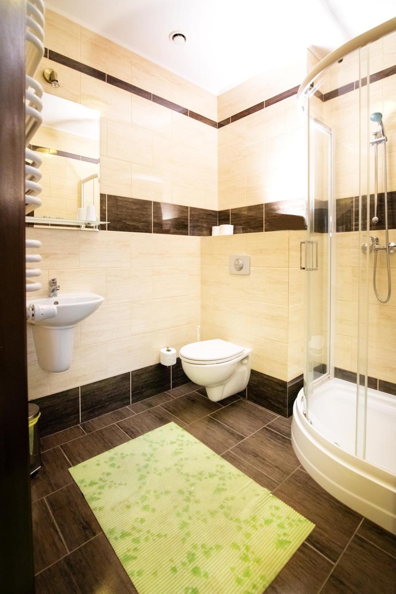 Hotel Platinum Хрубешув Экстерьер фото