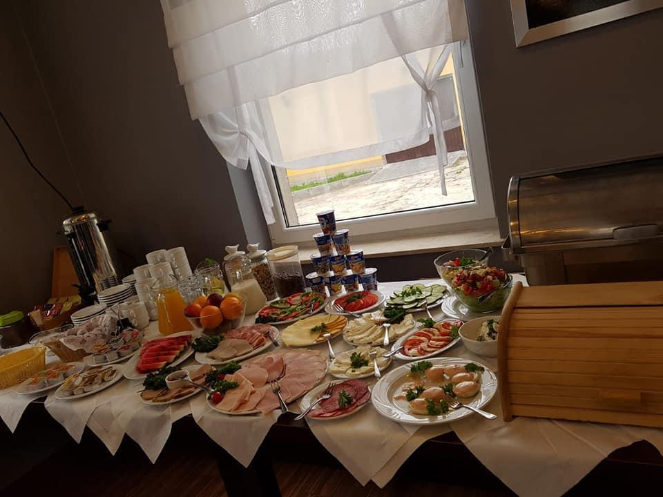 Hotel Platinum Хрубешув Экстерьер фото