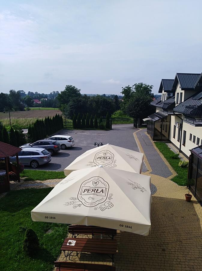 Hotel Platinum Хрубешув Экстерьер фото