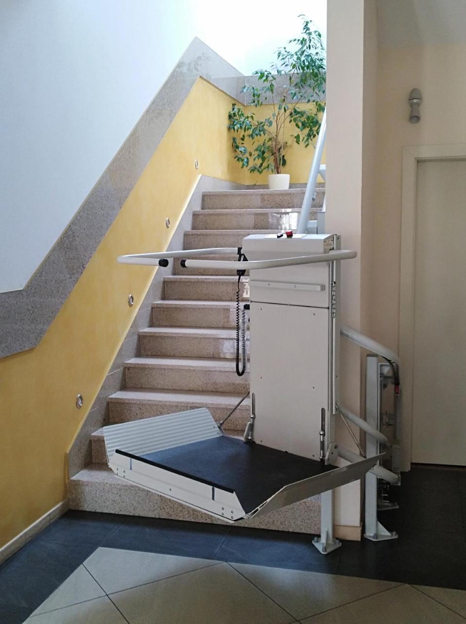 Hotel Platinum Хрубешув Экстерьер фото